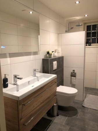 Bed & breakfast: badkamer